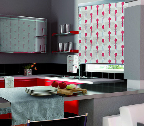 Cozinha moderna em tons de vermelho